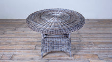 Load image into Gallery viewer, Westhampton Round 39&quot; with Woven Top