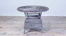 Load image into Gallery viewer, Westhampton Round 39&quot; with Woven Top