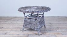 Load image into Gallery viewer, Westhampton Round 39&quot; with Woven Top