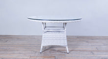 Load image into Gallery viewer, Westhampton Round 47&quot; with Woven Top - Spectro