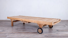 Load image into Gallery viewer, Montauk Lounger